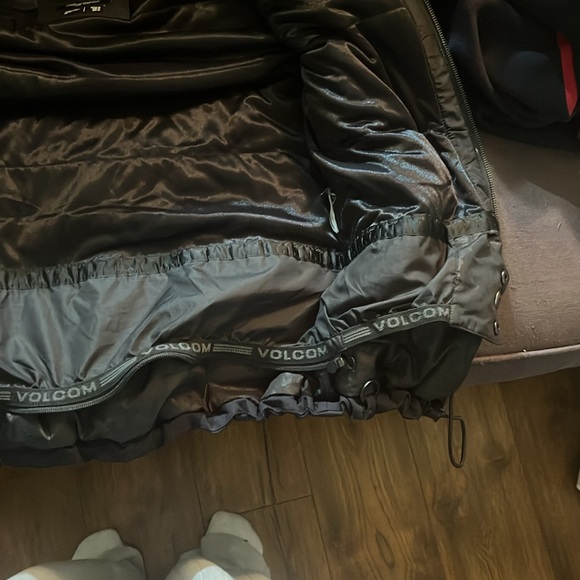 Volcom ski coat - Picture 7 of 9
